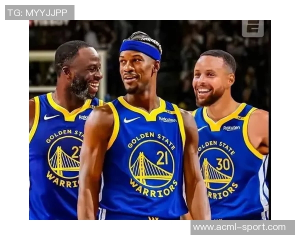 勇士重返训练场库里兄弟同框库明加展现灿烂笑容 勇士重返训练场库里兄弟同框库明加展现灿烂笑容