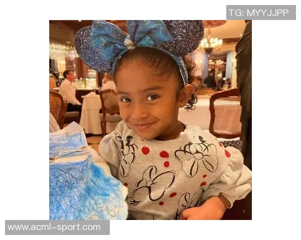 科比大女儿闪耀奢华时尚秀场引领潮流风尚成为各大品牌宠儿 科比大女儿闪耀奢华时尚秀场引领潮流风尚成为各大品牌宠儿