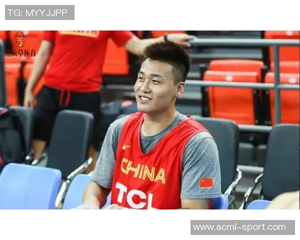 翟晓川与赵睿方硕共赏王楚钦比赛现场气氛热烈嗓音嘶哑尽显激情